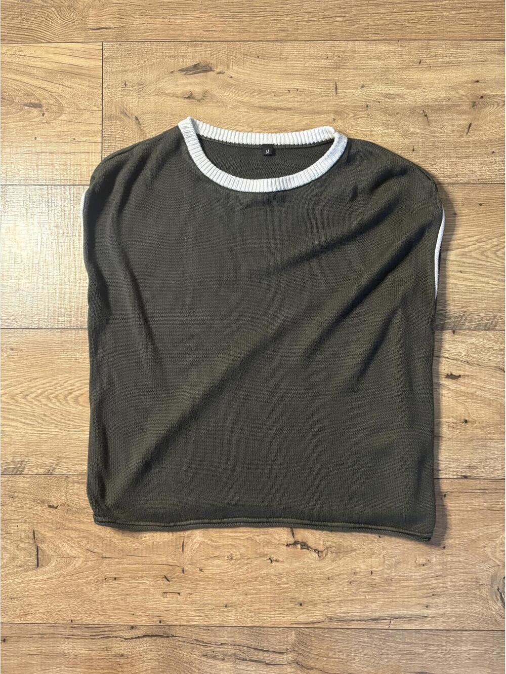 Casual Medium Black Knit Sweater with White Trim Sleeveless Women's